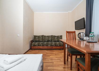 room 70 thumbnail 5